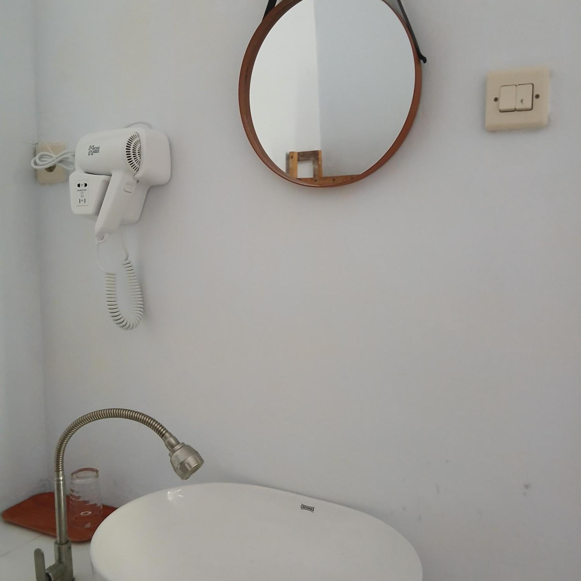 Renata Cottages Ohoililir Room photo